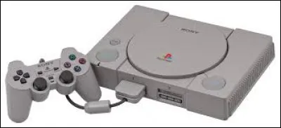 Quel est le nom de cette console de salon qui rencontre un beau succès dans les années 90 ?