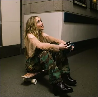 Quelle place obtient-elle lors du concours de chant "Next Miley Cyrus Project" ?