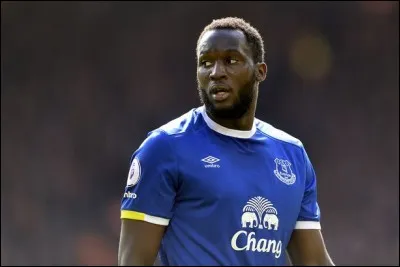 Quel club a acheté le Belge Romelo Lukaku pour 80 millions d'euros en provenance d'Everton ?