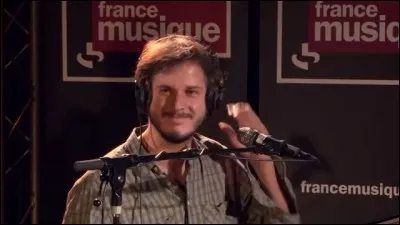 Quelle chanson a &eacute;t&eacute; compos&eacute;e par son fr&egrave;re Simon Dalmais ?