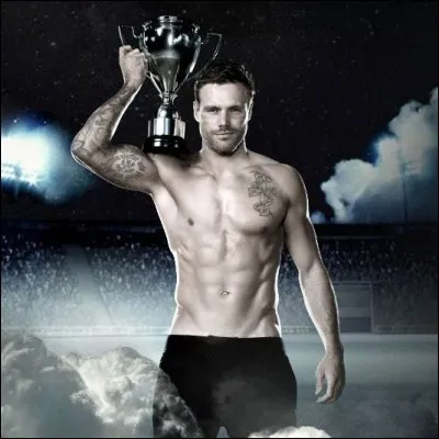 Qui chantait " J'voudrais bien réussir ma vie, être aimé, être beau, gagner de l'argent puis surtout être intelligent" ?