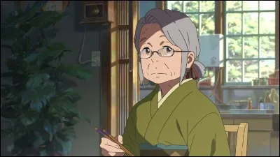 La grand-mère de Mitsuha est ...