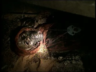 [EL ELIMATI] A qui appartenait l'amulette avant que Buffy la prenne ?