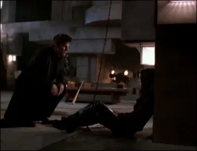 [AU DESSUS DES LOIS] Pourquoi est-ce Angel qui essaie de raisonner Faith ?