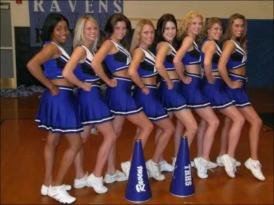 Comment s'appelle l'quipe soutenue par ces pom-poms girls ?