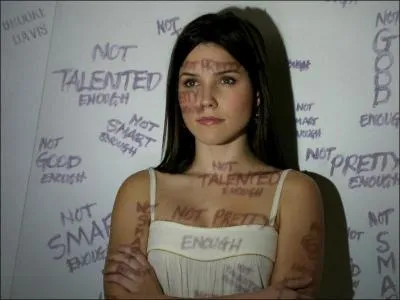 Avec qui est Brooke quand elle fait cette photo ?