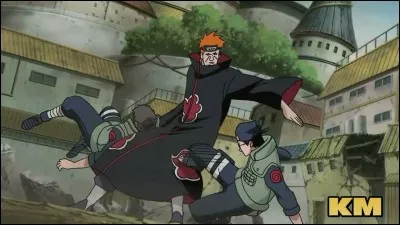Qui attaque le village de Konoha ?