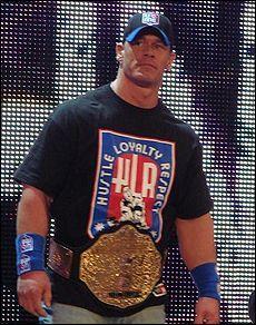 Combien de fois John Cena a t il t champion du monde poids lourds ?