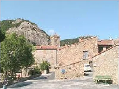 Village Catalan, Coustouges se situe dans l'ancienne région ...
