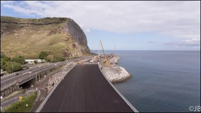 Quelle est la route la plus longue de la Réunion, celle du Littoral ou celle des Tamarins ?