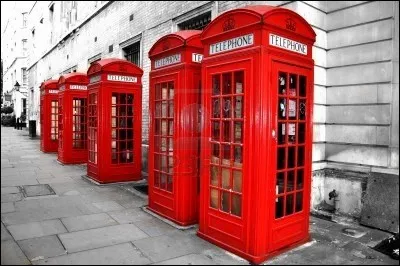 Où trouve-t-on ces cabines téléphoniques ?