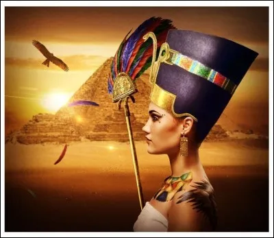 Célèbre pour sa beauté, épouse d'un pharaon hérétique sous la XVIIIe dynastie. Qui est-elle?