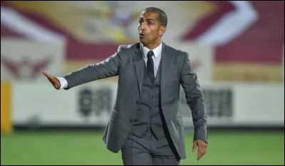 Dans quel club Sabri Lamouchi entraîne-t-il ?