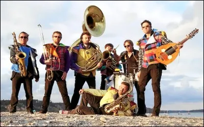 En musique, silence imposé à une voix ou un instrument pendant que les autres jouent :