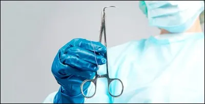 Avez-vous peur des erreurs médicales si vous êtes hospitalisé ?Elles sont difficiles à évaluer, mais si 1153 cas d'erreurs graves ont été signalées, on pense que le nombre de morts par accident médical serait de :