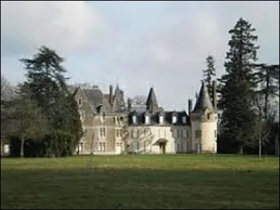 Nous terminons notre balade au château du Coudray à Saint-Sulpice-des-Landes. Commune des Pays-de-la-Loire, elle se situe dans le département ...