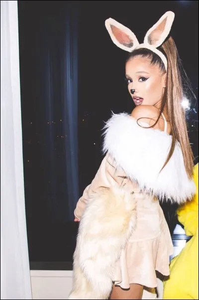 Quelle était sa tenue pour la fête d'Halloween lors des Honda Stage 2015 ?