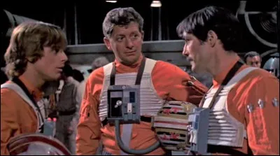 Qui est le célèbre Red Leader, chef de l'escadron rouge de l'Alliance rebelle, dont faisait partie Luke, ayant participé aux batailles de Scarif et de Yavin et tué lors de cette dernière ?