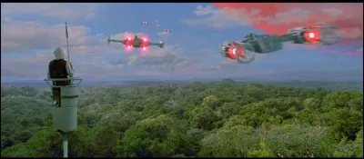 Comment s'appelle le commandant de la base rebelle de Yavin 4 au moment notamment de l'épisode 4 ?