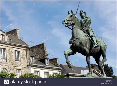 Le célèbre Bertrand Duguesclin, après avoir beaucoup transpiré, est mort d'avoir avalé un verre d'eau glacée !