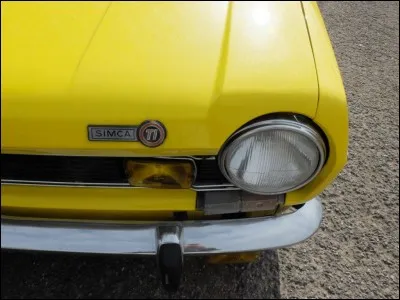 Sur quelle voiture est-il ?