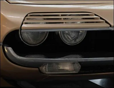 Ces deux-l&agrave;, &agrave; quelle auto appartiennent-ils ?