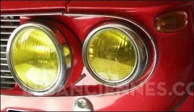 Et ces phares jaunes sur quelle auto sont-ils ?