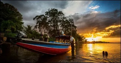 Quel est le nom actuel de l'ancienne Guyane hollandaise ?