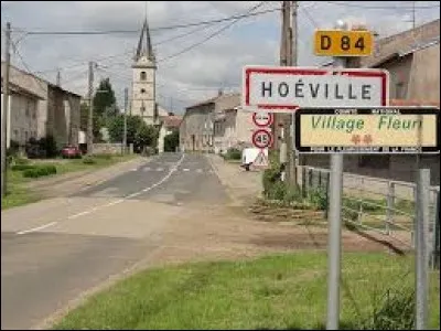 Nous sommes dans le Grand-Est &agrave; l'entr&eacute;e de Ho&eacute;ville. Village de l'arrondissement de Lun&eacute;ville, il se trouve dans le d&eacute;partement ...