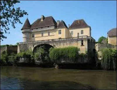 Je vous emm&egrave;ne en Nouvelle-Aquitaine au bord de la V&eacute;z&egrave;re visiter le ch&acirc;teau de Losse, &agrave; Thonac. Nous serons dans le d&eacute;partement ...