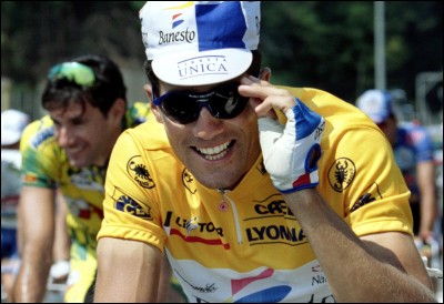 Miguel Indurain arrête la compétition en 1995 après une carrière de 12 ans. Il a égalé Eddy Merckx en remportant le Tour de France 5 fois.