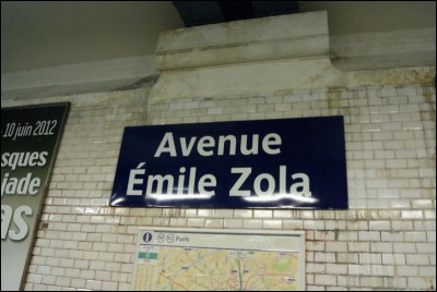 Quelle ligne de métro dessert cette station ?