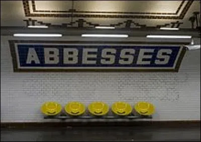 Quelle ligne de m&eacute;tro dessert cette station ?