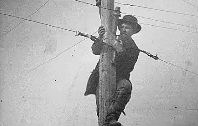 La guerre de Sécession fut la première guerre médiatisée après celle de Crimée. 
Le fil donna une vitesse de communication pour envoyer les ordres et relier militaires, politiciens et fournisseurs. Grant l'utilisa en 1864 pour coordonner les forces jusque sur les champs de bataille.

Lincoln passait des heures près de l'appareil de la Maison-Blanche.
Son assassinat fut un scoop sur Reuter.