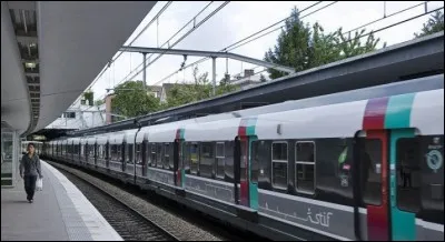 Comment s'appelle le RER qui va à Gentilly ?