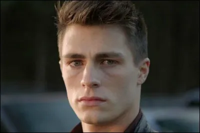 Dans la saison 6, avec qui Jackson est-il en couple ?