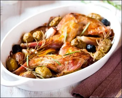 Quelle est l'orthographe, au singulier, du mot signifiant que l'on envoie à table ?