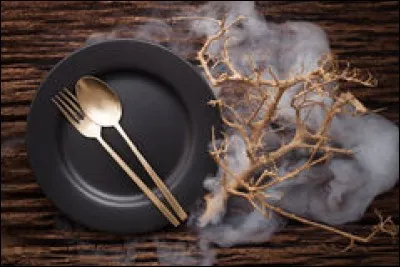 Avec quoi est apparentée la disette ?