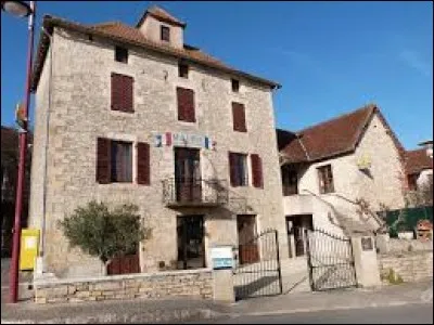 Pour finir, je vous emm&egrave;ne en Occitanie, &agrave; Salles-Courbati&egrave;s. Commune de l'arrondissement de Villefranche-de-Rouergue, elle se trouve dans le d&eacute;partement ...