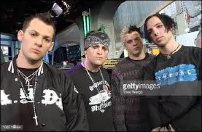 ''40 oz dream'' est un titre du groupe Good Charlotte. De quel mot ''oz'' est-il une abréviation ?