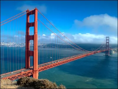 San Francisco, sa baie magnifique, ses collines, son pont rouge, est le lieu de vie des personnages de la série... ?