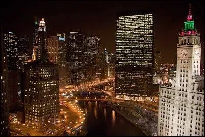 Chicago, la ville du Nord, des gangs, de Playboy, est la ville de la série... ?