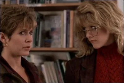 Dans la comédie romantique "Quand Harry rencontre Sally", que regarde ici Carrie Fisher, l'amie de Sally (Meg Ryan) ?