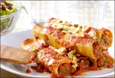 Comment s'appellent les pâtes de forme cylindrique qu'on peut garnir ?