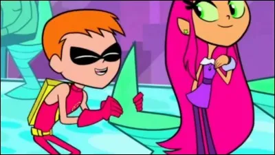 Qui est à gauche de Starfire ?