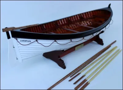 À quelle heure la première chaloupe est-elle mise à la mer ?