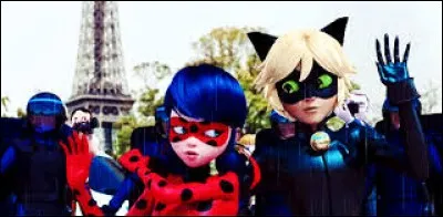 Que font ces deux personnages ?