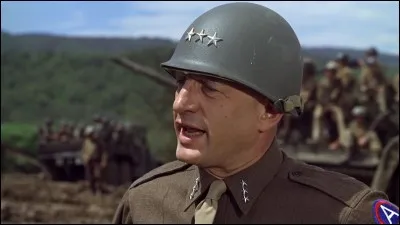 Dans "Patton", à quelle fonction est nommé le général Patton au début du film ?
