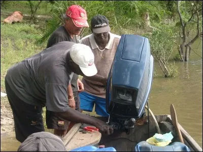 Chez moi, on parle le néerlandais, c'est la langue officielle, et une grande partie de mon territoire est inexplorée !