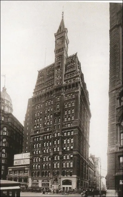 Le 1er gratte-ciel est...